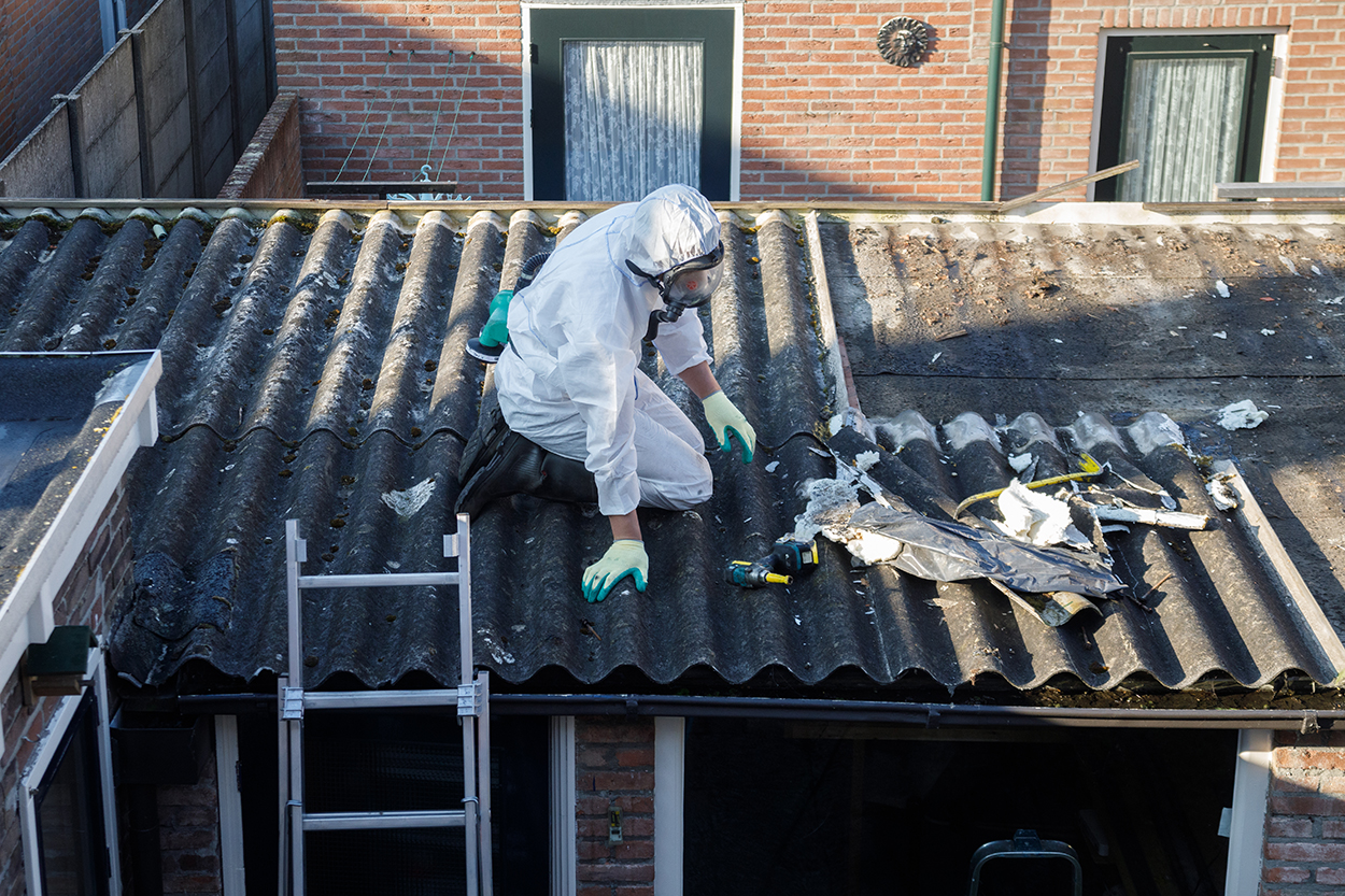 Dangers of Asbestos Roofing Today background image